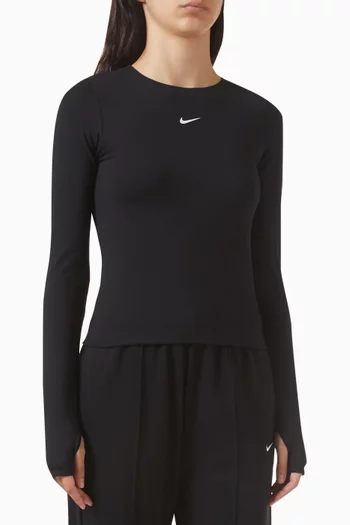 بلوزة بقصة ضيقة وتقنية Dri-FIT‏