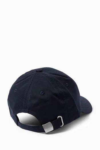 كاب بيسبول بشعار العلم 