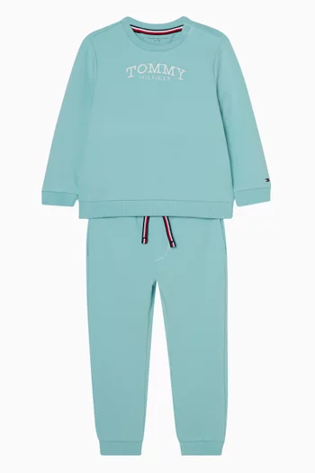 طقم مكون من قطعتين