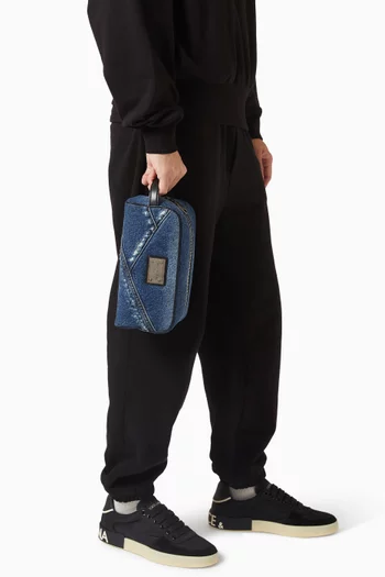 حقيبة مستحضرات العناية الشخصية بتصميم رقعات دينم