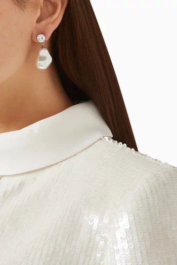 أقراط متدلية مرصعة بلؤلؤ انسيابي نحاس مطلي بلون فضي