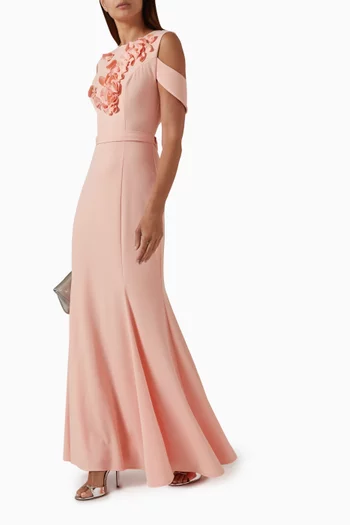 فستان سهرة مطرز بزهور بارزة