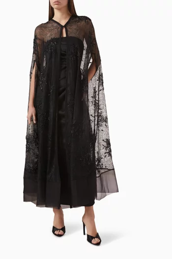 عباية مطرزة بكاب دانتيل