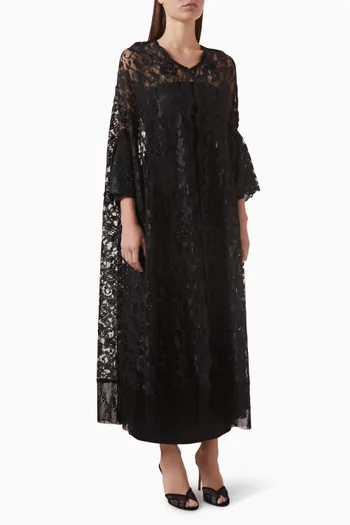 عباية مطرزة دانتيل