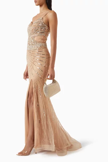 فستان سهرة بتصميم مشد وتطريزات بالخرز