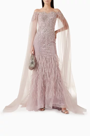 فستان سهرة بأكمام بنمط كاب وتطريزات بالخرز