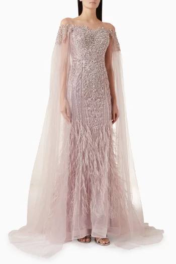 فستان سهرة بأكمام بنمط كاب وتطريزات بالخرز