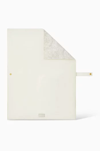 مفرش تغيير حفاضات بنقشة