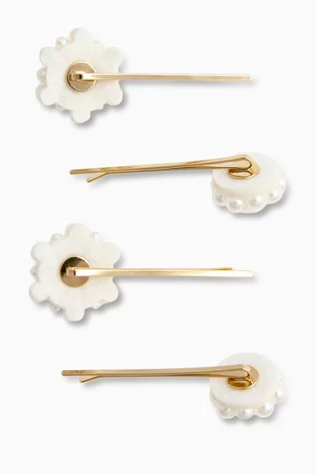 مشابك الشعر بشكل زهور مرصعة باللؤلؤ