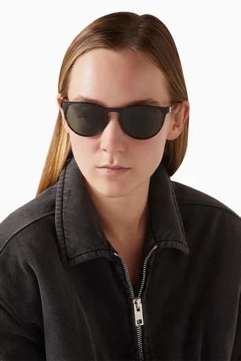 Invincible Round Sunglasses in Polymer