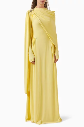 فستان طويل بكاب وتطريزات