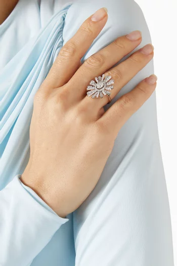 Barq Oval Diamond Ring in 18kt White Gold