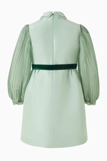 فستان بياقة عالية