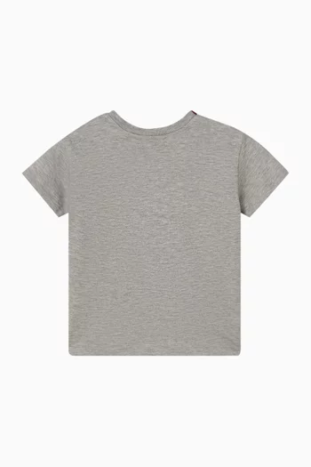 تي شيرت بشعار الماركة