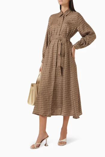 فستان بنمط قميص وحزام حرير