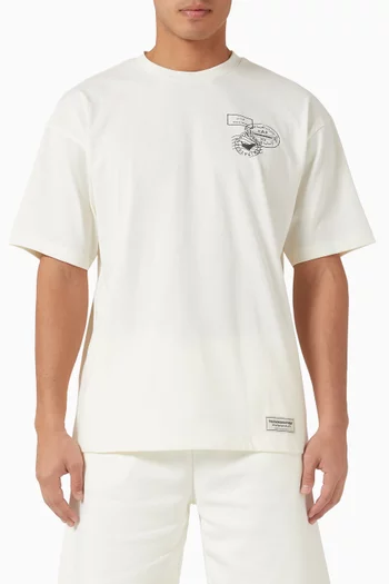 تي شيرت بطبعة UAE وشعار الماركة قطن جيرسيه