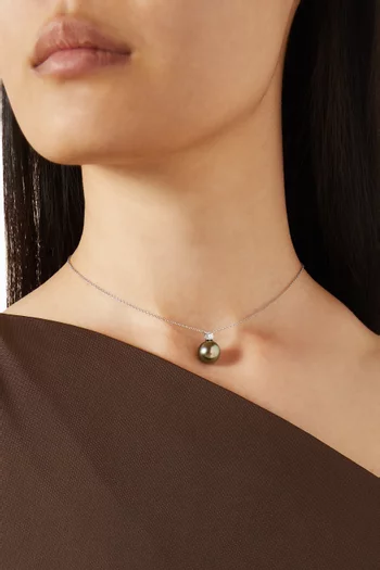 قلادة بدلاية مرصعة بلؤلؤ تاهيتي وماس ذهب أبيض عيار 18