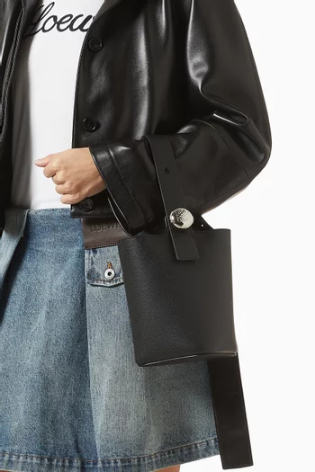 حقيبة باكيت ميني جلد عجل بملمس حُبيبي