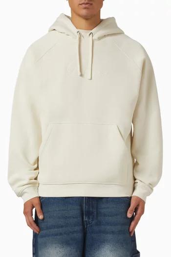 كنزة بغطاء رأس وشعار الماركة بخط يدوي صوف قطني