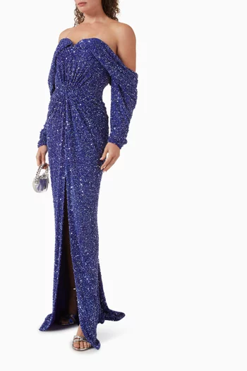 فستان اموري بتصميم مطرز بأكتاف مكشوفة