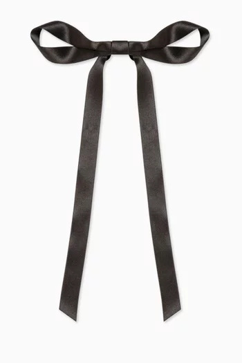 مشبك غريتا بتصميم عقدة حرير ستان