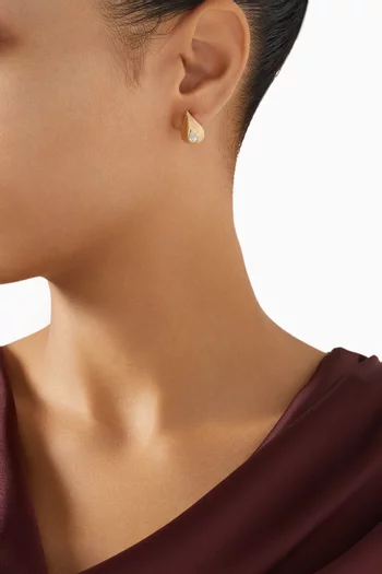 Tear-Drop Diamond Earrings in 18kt Yellow Gold