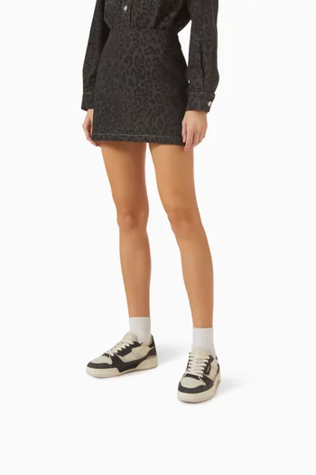 سنيكرز كلاي جلد وشمواه