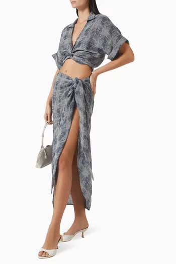 تنورة بيرل متوسطة الطول بتصميم ملفوف قماش بارز الملمس