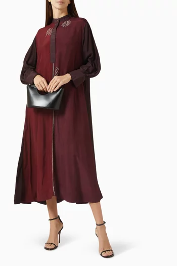 فستان متوسط الطول بتطريزات