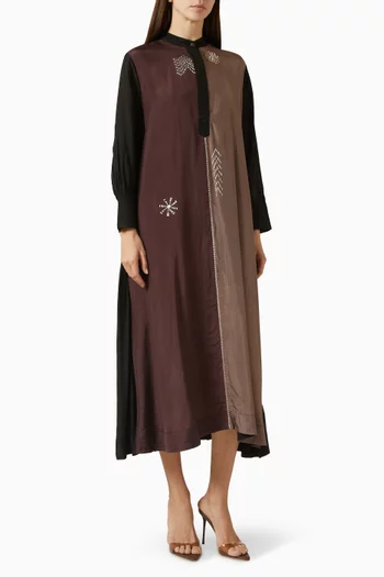 فستان متوسط الطول بتطريزات