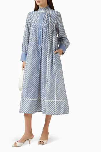 فستان متوسط الطول بنقشة مخططة