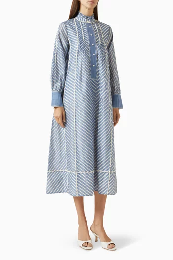 فستان متوسط الطول بنقشة مخططة