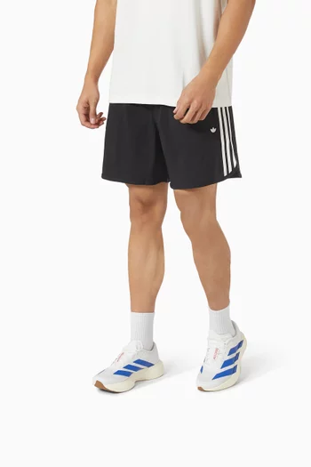 سنيكرز ايفو اس ال أديداس × فاريل أديزيرو