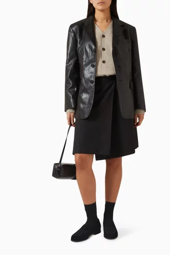 جاكيت بثلاثة أزرار جلد نباتي للجنسين