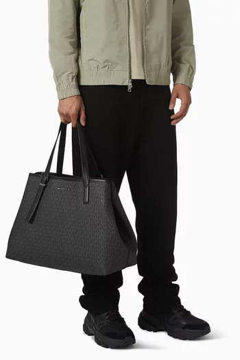 حقيبة يد قنب بشعار الماركة