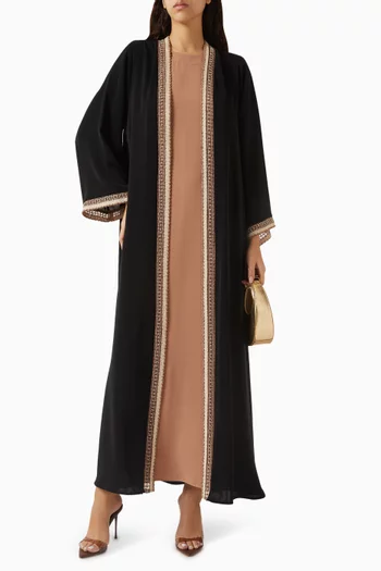 طقم عباية مطرزة