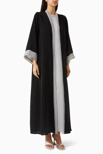 طقم عباية مطرزة