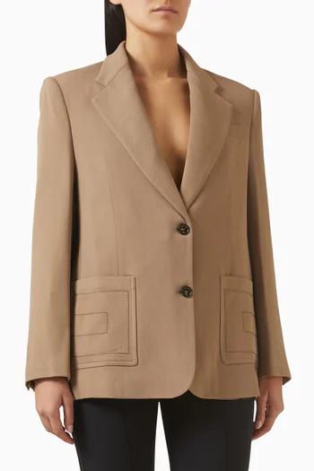 فيست بأربطة حول الرقبة وحزام غابردين