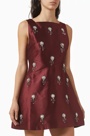 فستان قصير مطرز بالكريستال