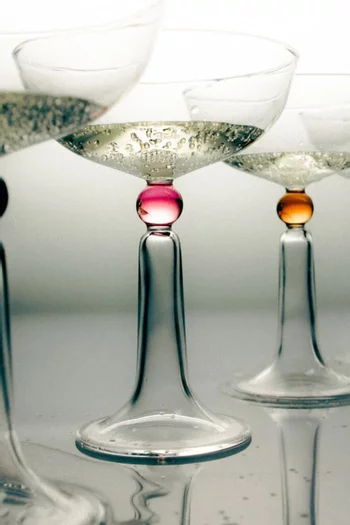 طقم كؤوس بشرّابات، أربع قطع