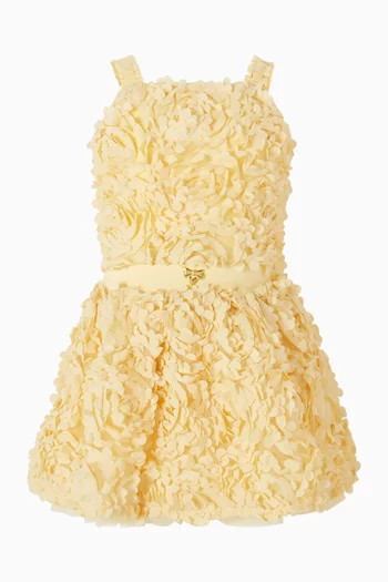 تنورة بلوسوم مزينة بزهور بارزة