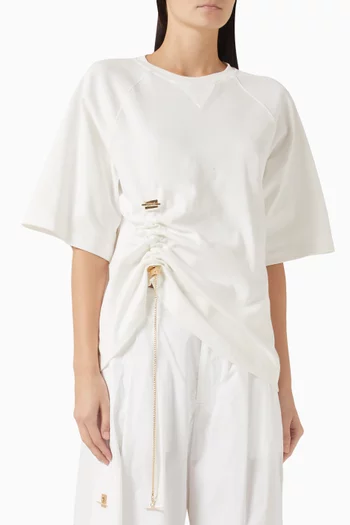 تي شيرت صوفيا مزين بالحلي