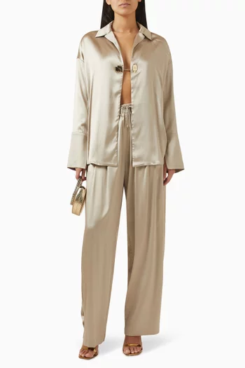 بلوزة اليسيا مزينة بالحلي ستان