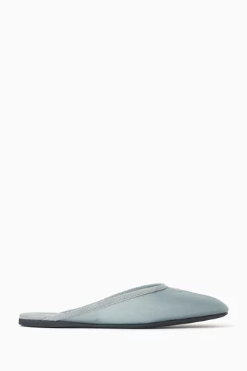 حذاء مفتوح بشعار الماركة قماش شبكي