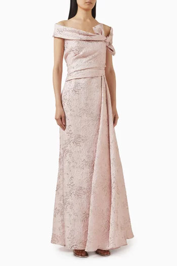 فستان طويل بأكتاف مكشوفة جاكار