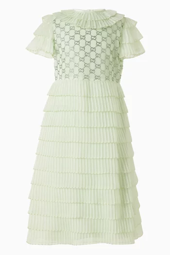 فستان طويل بطبقات متعددة وطيّات