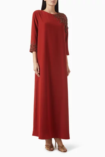 قفطان مزين بتطريزات