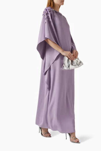 قفطان مزين بتطريزات كريب