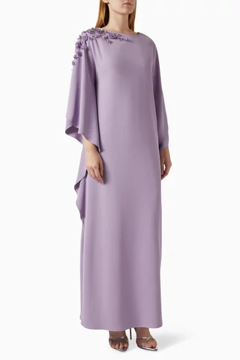 قفطان مزين بتطريزات كريب