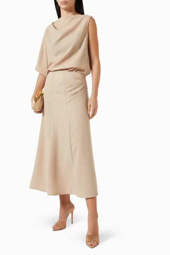 تنورة متوسطة الطول بقصة واسعة